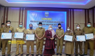 Bupati Masnah Serahkan DPA 2022 pada Masing-masing SKPD