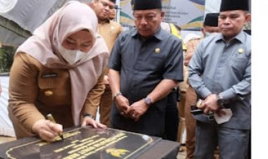 Ketua DPRD Muaro Jambi Hadiri Peresmian Desa Persiapan Bukit Beringin