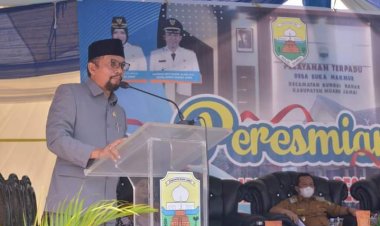 Anggota DPRD Muaro Jambi Robinson Sirait Hadiri Peresmian Gedung Desa Terpadu