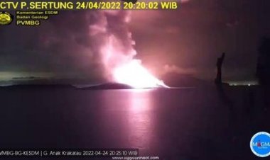 NGERI! Anak Krakatau Naik Jadi Siaga Level III
