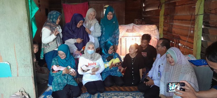 Momen Bahagia Ibu Bayi Kembar 3 di Senaung Kala Dikunjungi Istri Pj Bupati