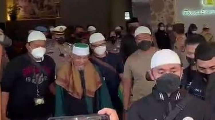 Bersorban, Ini Dia Wajah Pimpinan Khilafatul Muslimin Abdul Qadir Baraja Usai Ditangkap Polisi di Lampung