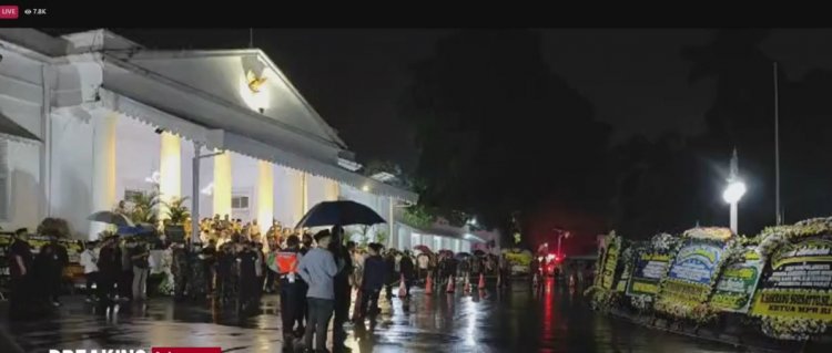 Kepada Netizen! Jangan Foto dan Latah Bikin Konten Saat Takziah Eril Ya....