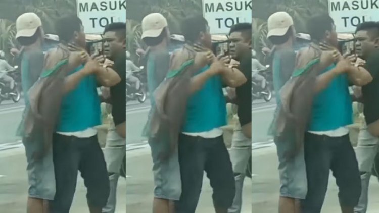 Viral! Dua Bapak-bapak Baku Hantam Diduga Gegara Lahan Parkir