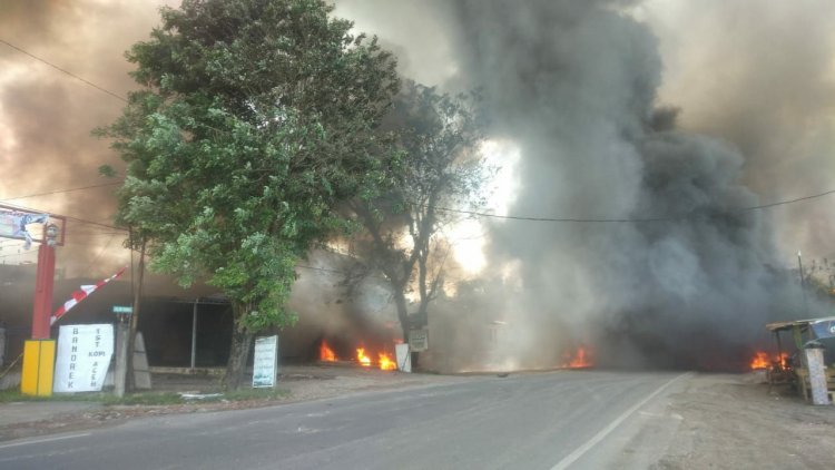 Lagi, Gudang Minyak di Kota Jambi Terbakar