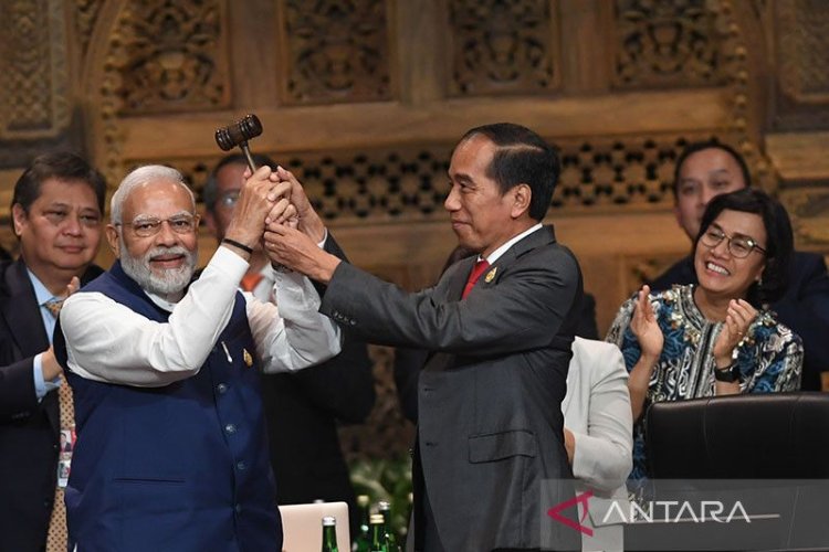 Indonesia Tutup KTT G20, Jokowi Serahkan Tampuk Kepemimpinan ke India