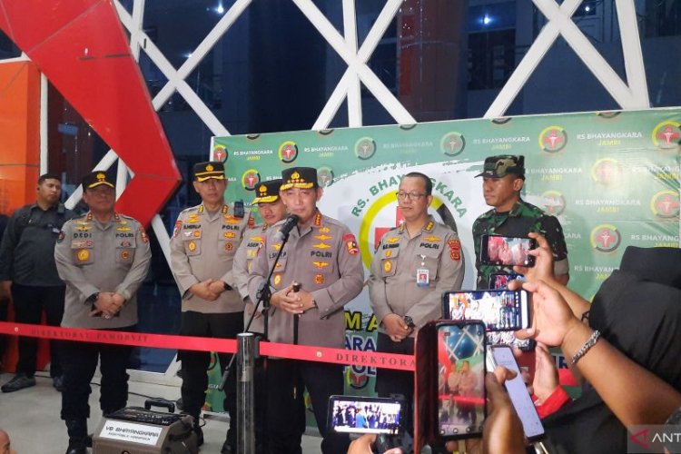 Kapolri Langsung Kunjungi Kapolda Jambi di RS Bhayangkara Usai Dievakuasi