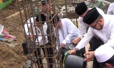 Gubernur Hadiri Peletakkan Batu Pertama Pembangunan Masjid Jamiatul Islamiyah