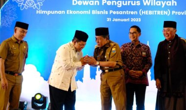 Hadiri Pengukuhan Hebitren Provinsi Jambi, Abdullah Sani : Pemberdayaan Ekonomi Santri