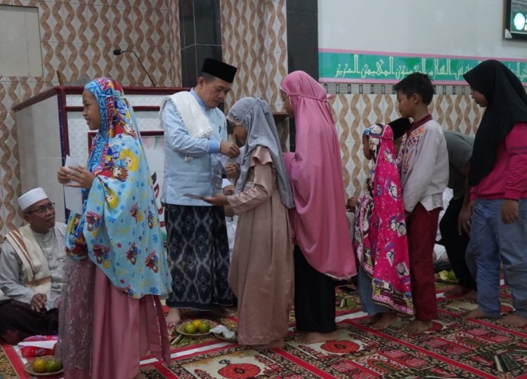 Warga Desa di Merangin Antusias Sambut Safari Ramadan Gubernur, Anak Yatim Dapat Bingkisan