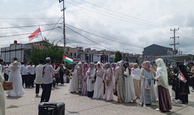Free Palestine! Ratusan Mahasiswa dan Rektor UMMUBA Gelar Aksi Bela Palestina
