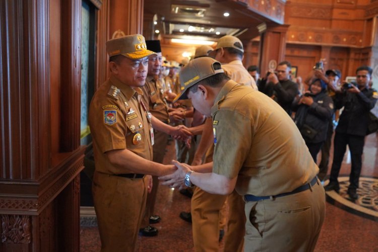 Hari Pertama Masuk Kerja, Gubernur Al Haris Gelar Halal Bihalal dengan Ratusan Pegawai Pemprov Jambi