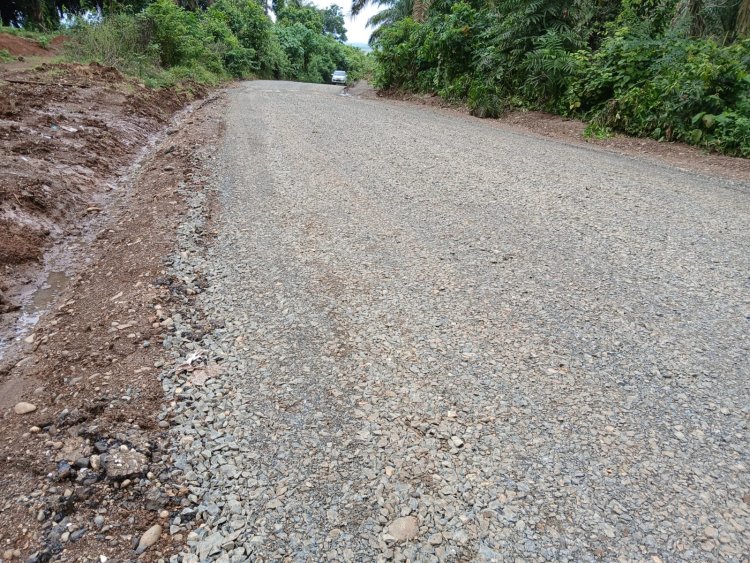 Jalan Penghubung Sirih Sekapur dan Ujung Tanjung Diperbaiki, Terima Kasih Bang Jon