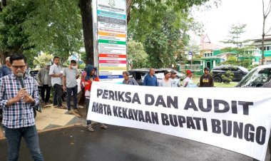 Gelar Aksi LSM MAPPAN Laporkan Bupati Bungo: Dugaan Kepemilikan Ribuan Hektar Kebun Sawit Tanpa Izin HGU