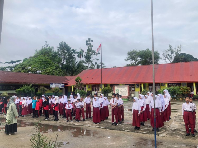 Letkol Inf Arief Widyanto Beri Pesan Kebangsaan Lewat Bantuan Audio di SDN 97/II