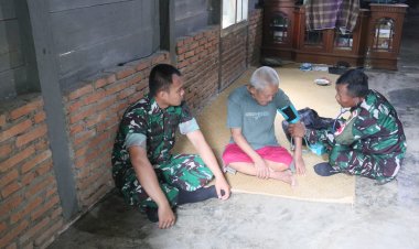 Tim Kesehatan TMMD ke-123 Kodim 0416/Bute Berikan Layanan Door to Door bagi Warga Desa Teluk Kuali