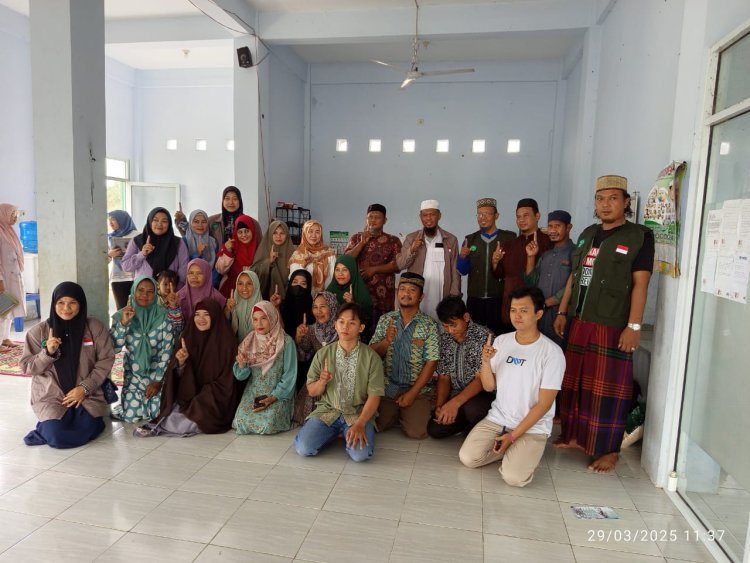 Ibu Gubernur Hesti Haris Berikan Bantuan kepada 23 Muallaf di Jambi