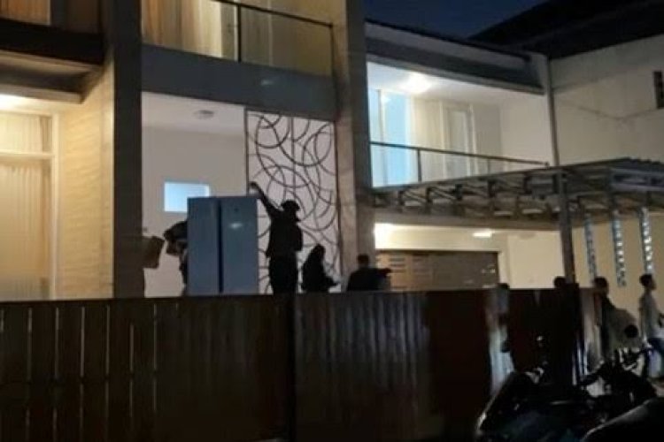Rumah Nafa Urbach di Bintaro Dijarah Massa Bermotor