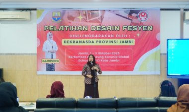 Wastra Jambi Naik Kelas, Hj. Hesti Haris Buka Pelatihan Desain Fesyen