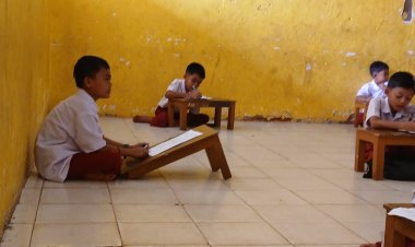 15 Siswa Belajar di Lantai, Kondisi SDN 160 Baru Balai Panjang Disorot dalam Musrenbang