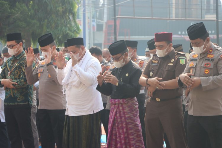 Langit Bungo Tak Kunjung Hujan, Polisi dan Forkopimda Bersimpuh dalam Shalat Istisqa