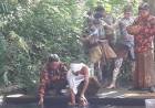 "Bajong Banyu" Tradisi Perang Air Sambut Ramadhan