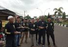 Waka DPRD Muaro Jambi Bersama Club Motor Son Of Srigati Bagi-bagi Takjil