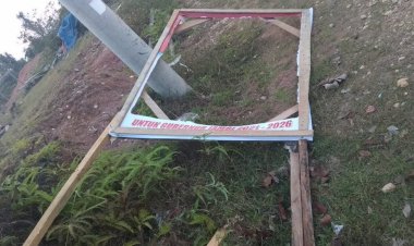 PANAS! Belum 24 Jam Dipasang, Baliho Al Haris Dirobek Oknum Tak Bertanggungjawab