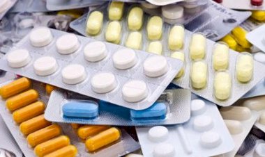 Jual Obat-obatan Tanpa Izin BPOM 2 Pria Disidang