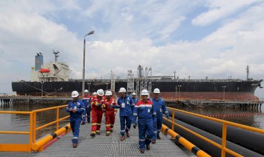 Nilai Ekspor Minyak Mentah Riau Anjlok 82,54 Persen