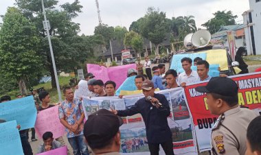 BREAKING NEWS!! Kantor Bupati Sarolangun Didemo