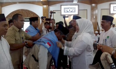 Lepas Keberangkatan 185 CJH Muarojambi, Masnah: Jaga Kesehatan dan kekompakan