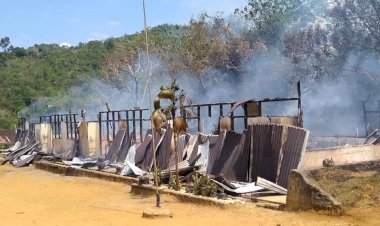 BREAKING NEWS! Tiga Lokal Satu Kantor SDN 153 Raden Anom Ludes Terbakar