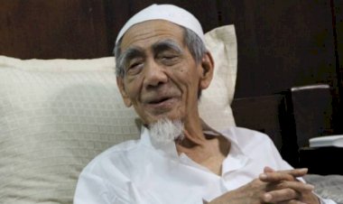 Mbah Moen Meninggal Dunia di Mekah