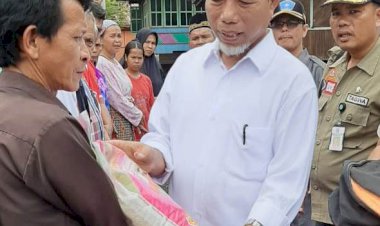Wabup Santuni Keluarga Korban Kebakaran di Masurai