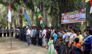 Cinta NKRI, Suku Anak Dalam Jambi Upacara HUT RI dan Dipimpin Kapolres Merangin