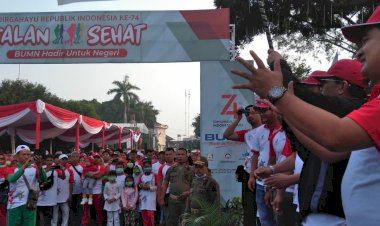 Gubernur Jambi Lepas Jalan Sehat BUMN Hadir untuk Negeri