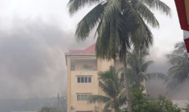 PAPUA MENCEKAM, Gedung DPRD Papua Barat Dibakar