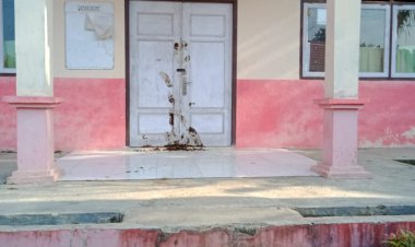 Kesal Tak Peringati HUT RI, Warga Lempari Kotoran Hewan ke SDN 15/VII Sarolangun