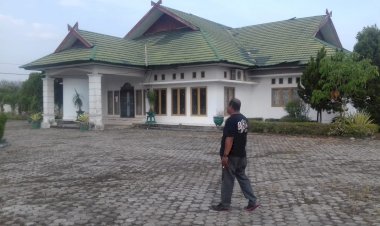 Kondisi Rumah Dinas Wabup Muaro Jambi, Tembok Ambruk Kumuh dan Tak Terawat