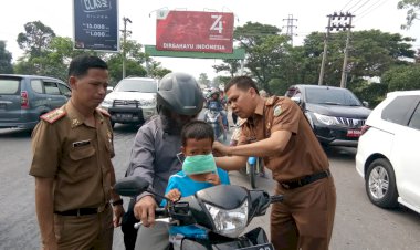 Kabut Pekat, Dinkes Sarolangun Bagikan 22 Ribu Masker