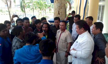 UIN STS Jambi Didemo! Mahasiswa Tuntut Kasus Dugaan Korupsi dan Pelecehan Seksual Diusut Tuntas