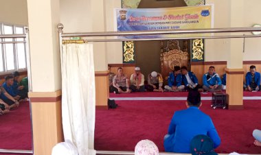 Usai Aksi, Mahasiswa PMII Salat Gaib dan Yasinan Bersama