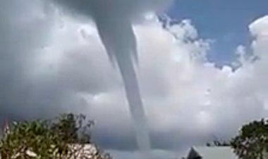 Heboh di Batam Air Laut Naik ke Langit!
