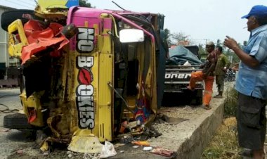 Truk Melaju Kencang Tabrak Dua motor, Empat Pemotor Tewas