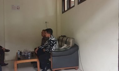 Jadi Saksi Sidang Uang Ketok, Zola & Terdakwa Lainnya "Reunian"