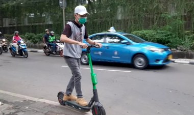 Ingat!! Skuter Listrik Sewaan Dilarang Lewat Jalan Raya Jakarta