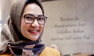 Angkie Yudistia Sosok Berkebutuhan Khusus yang juga Menjadi Juru Bicara Presiden