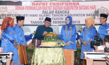 Hadiri Paripurna HUT Batanghari, Fachrori: Pemprov Bantu Pembangunan Infrastruktur di Batanghari