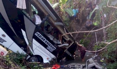 Lima Penumpang Tewas Kecelakaan Bus Pariwisata yang Angkut Guru TK di Blitar, Ini Identitasnya...